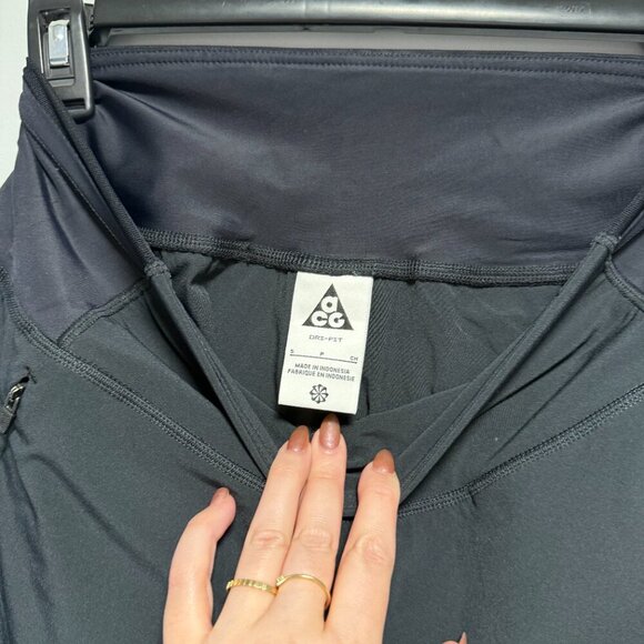Nike ACG Shorts Small Black - Picture 4 of 4